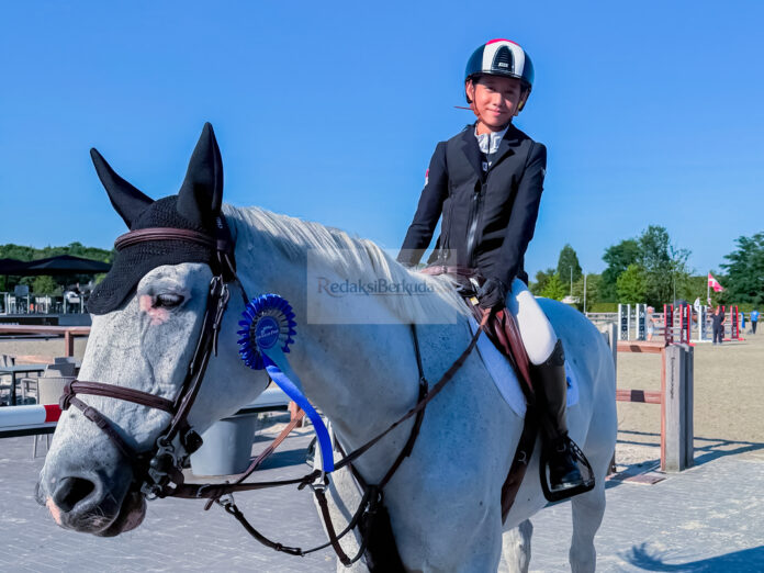 RAIH MEDALI PERAK CSI 1*, NAOMI AFIGTHYVEN PECAH TELUR DI BELGIA RAIH MEDALI PERAK CSI 1*, NAOMI AFIGTHYVEN PECAH TELUR DI BELGIA